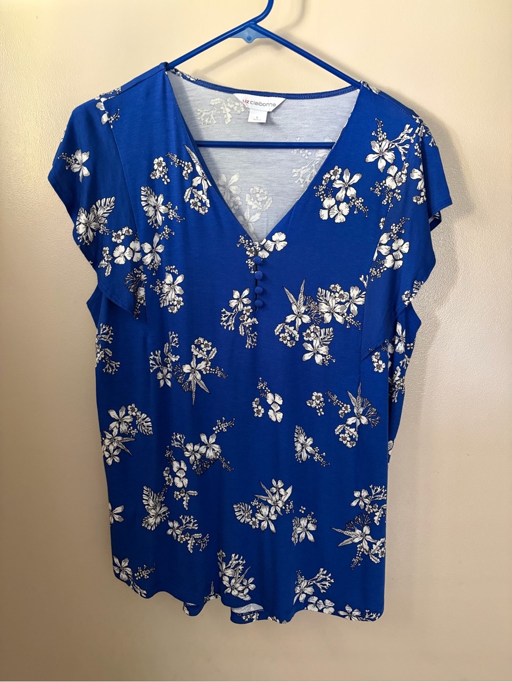 Liz Claiborne Royal Blue Floral V-Neck Button-Accent Top